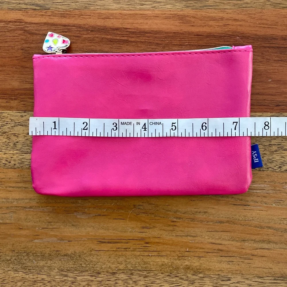 ipsy vibrant pink